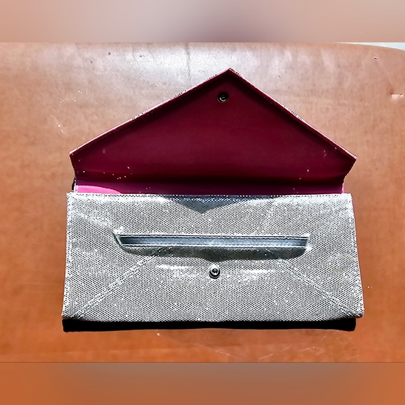 Victoria's Secret silver metallic Disco envelope clutch formal special occasion - Picture 8 of 14